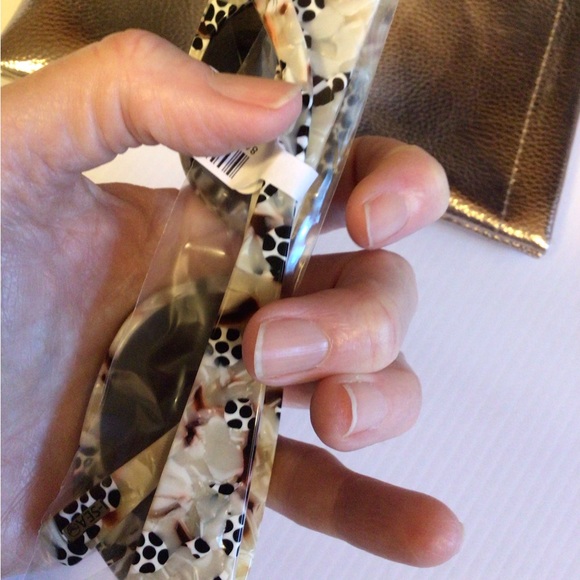 NEW! Rare Astrid multi patterned polarized sunglasses - Picture 7 of 8